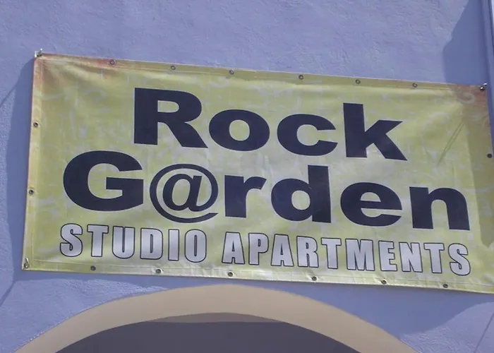 Hotell In - Rock Garden By The Pefki