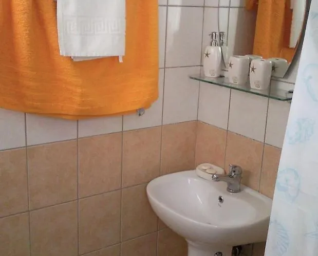 In - Rock Garden By The Hotel *